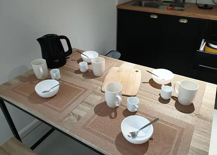 Appt 2 Pieces Avec Jardin * 鲁瓦扬